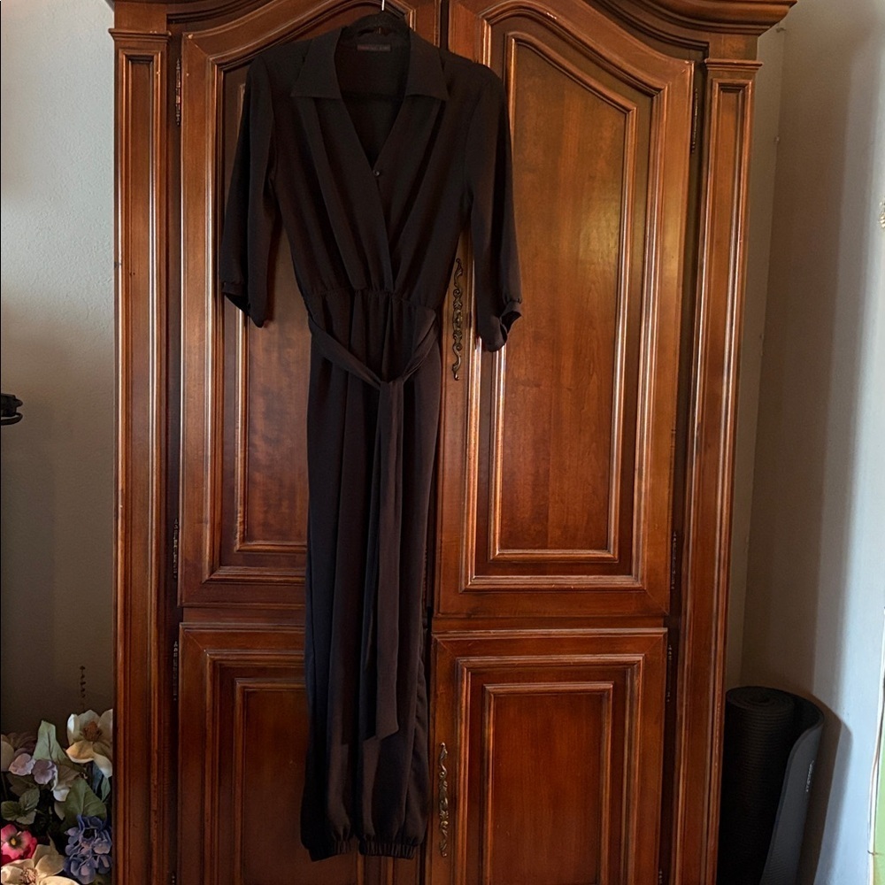 Fraiche by J Ladies Black Jumpsuit with V Neck  Size Small